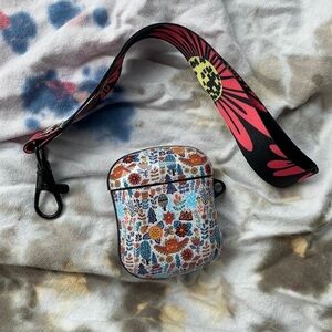 New owl AirPod case with key clip